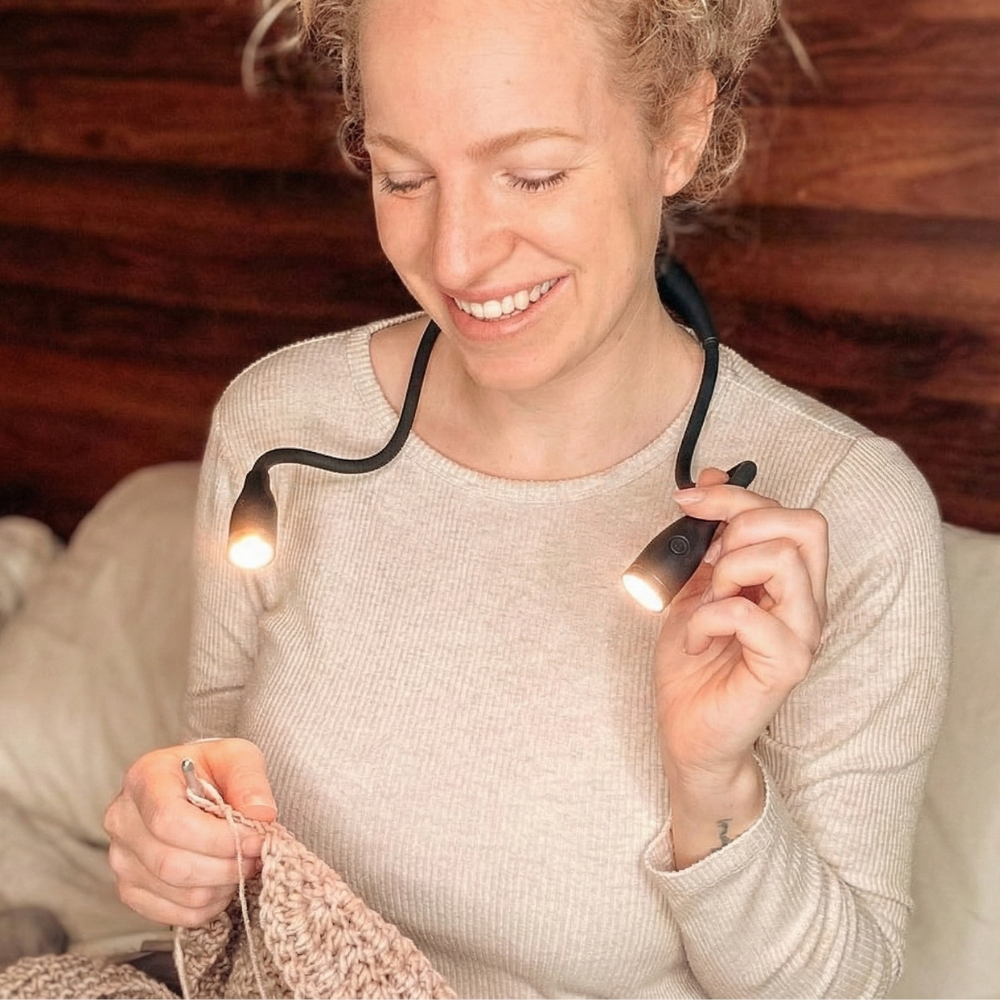 Lumos Knitting Light – Portable LED Craft Light 💡