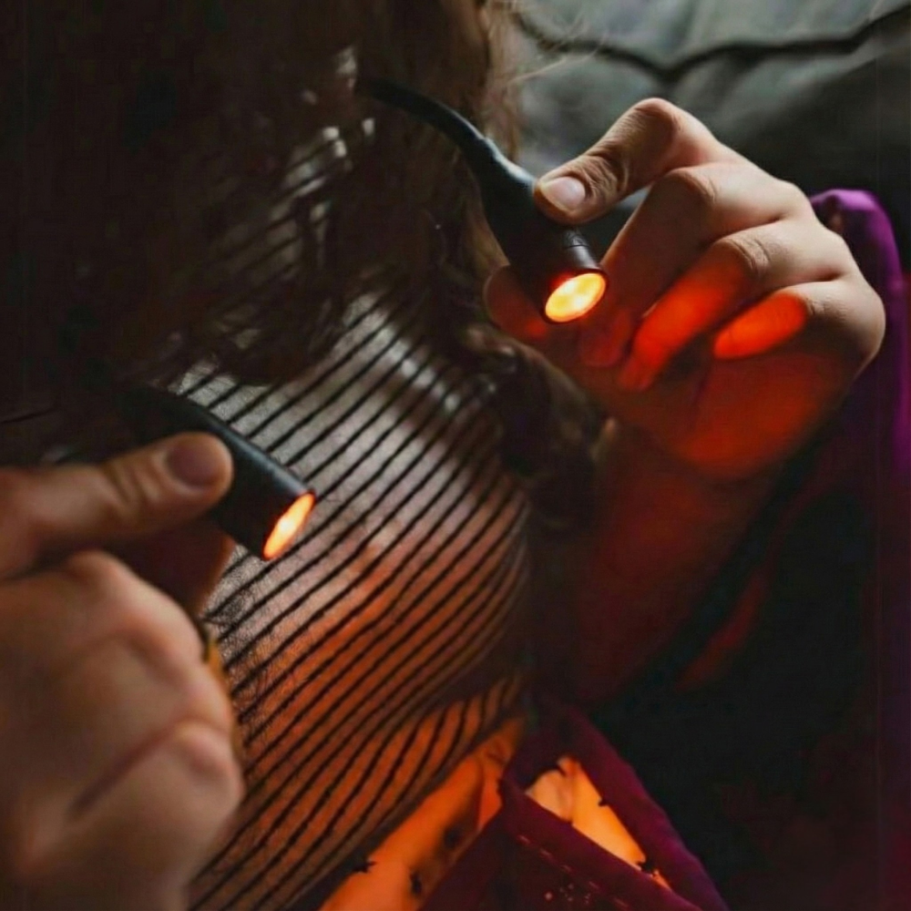 Lumos Knitting Light – Portable LED Craft Light 💡