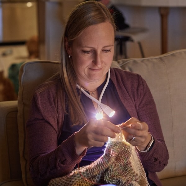 Lumos Knitting Light – Portable LED Craft Light 💡